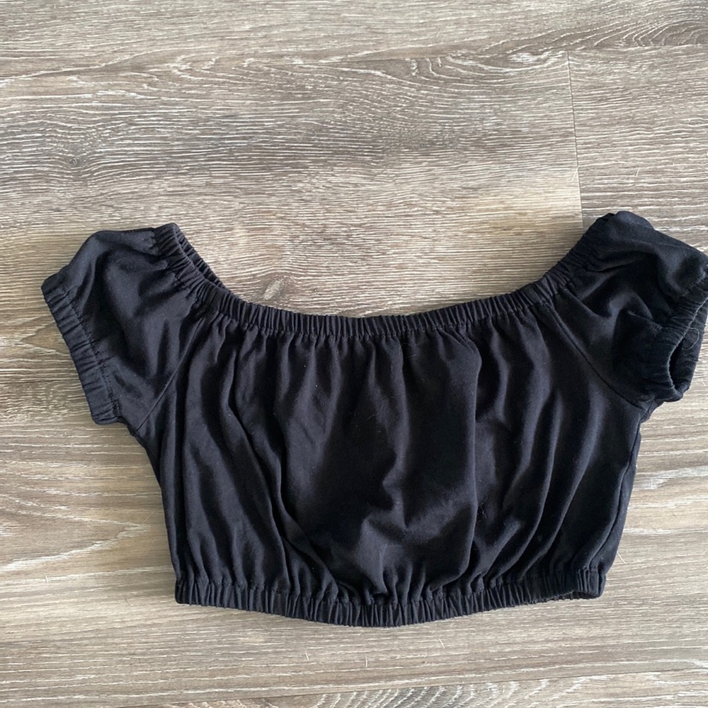 Wilfred off shoulder crop